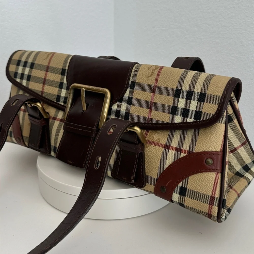 💯Authentic Burberry Shoulder Bag🍀